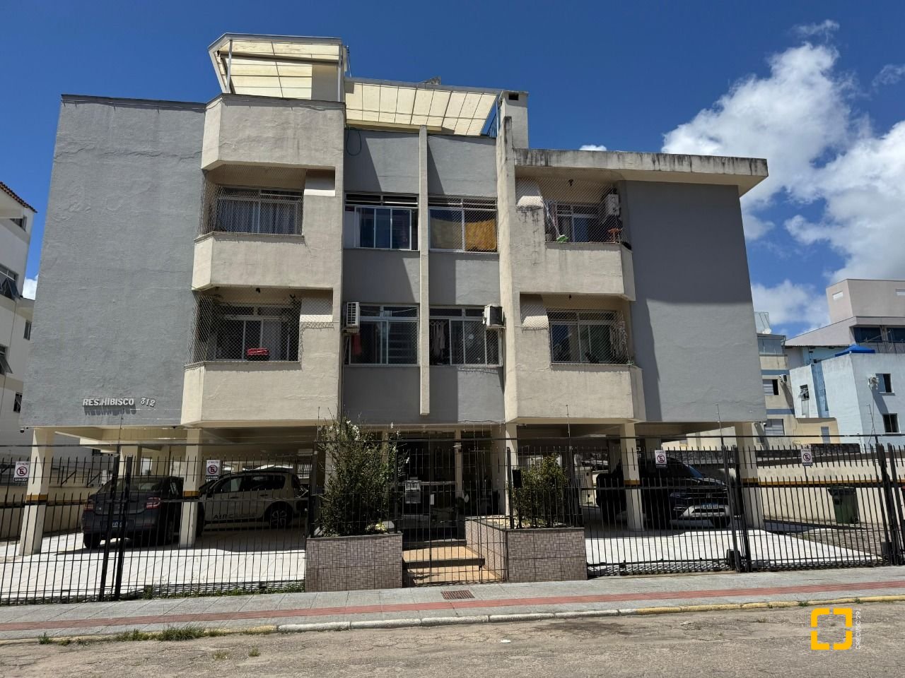 Apartamento com 45m², 1 quarto, 1 garagem, no bairro Canasvieiras em Florianópolis