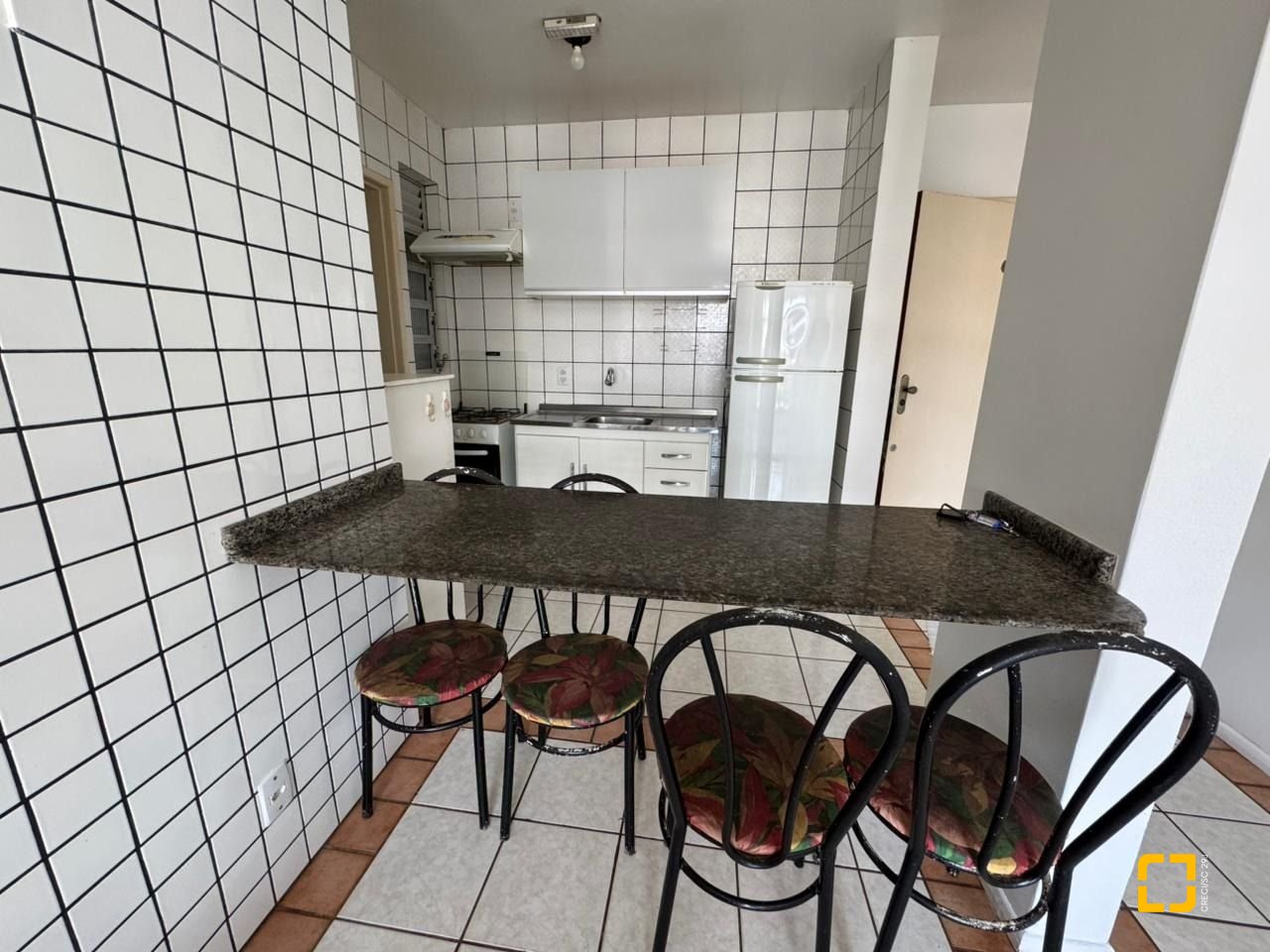Apartamento com 45m², 1 quarto, 1 garagem, no bairro Canasvieiras em Florianópolis