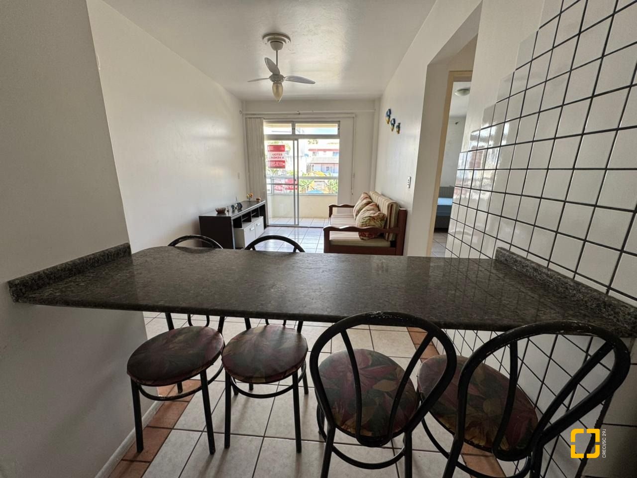 Apartamento com 45m², 1 quarto, 1 garagem, no bairro Canasvieiras em Florianópolis