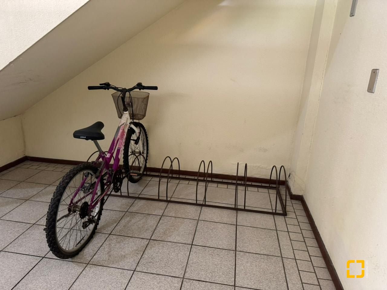 Apartamento com 45m², 1 quarto, 1 garagem, no bairro Canasvieiras em Florianópolis