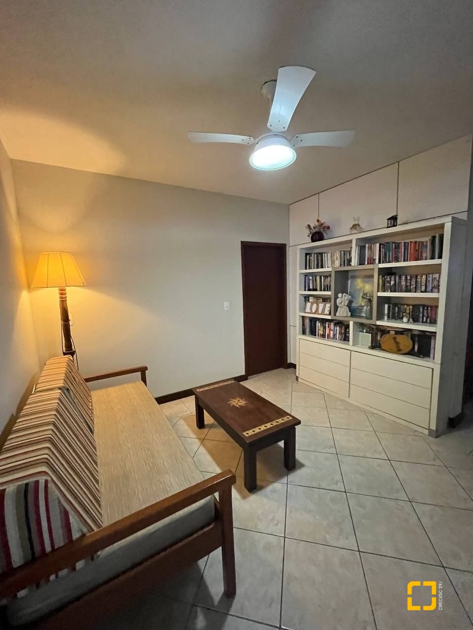Casa de Condomínio com 185m², 4 quartos (sendo 3 suítes), 2 garagens, no bairro Ponta das Canas em Florianópolis