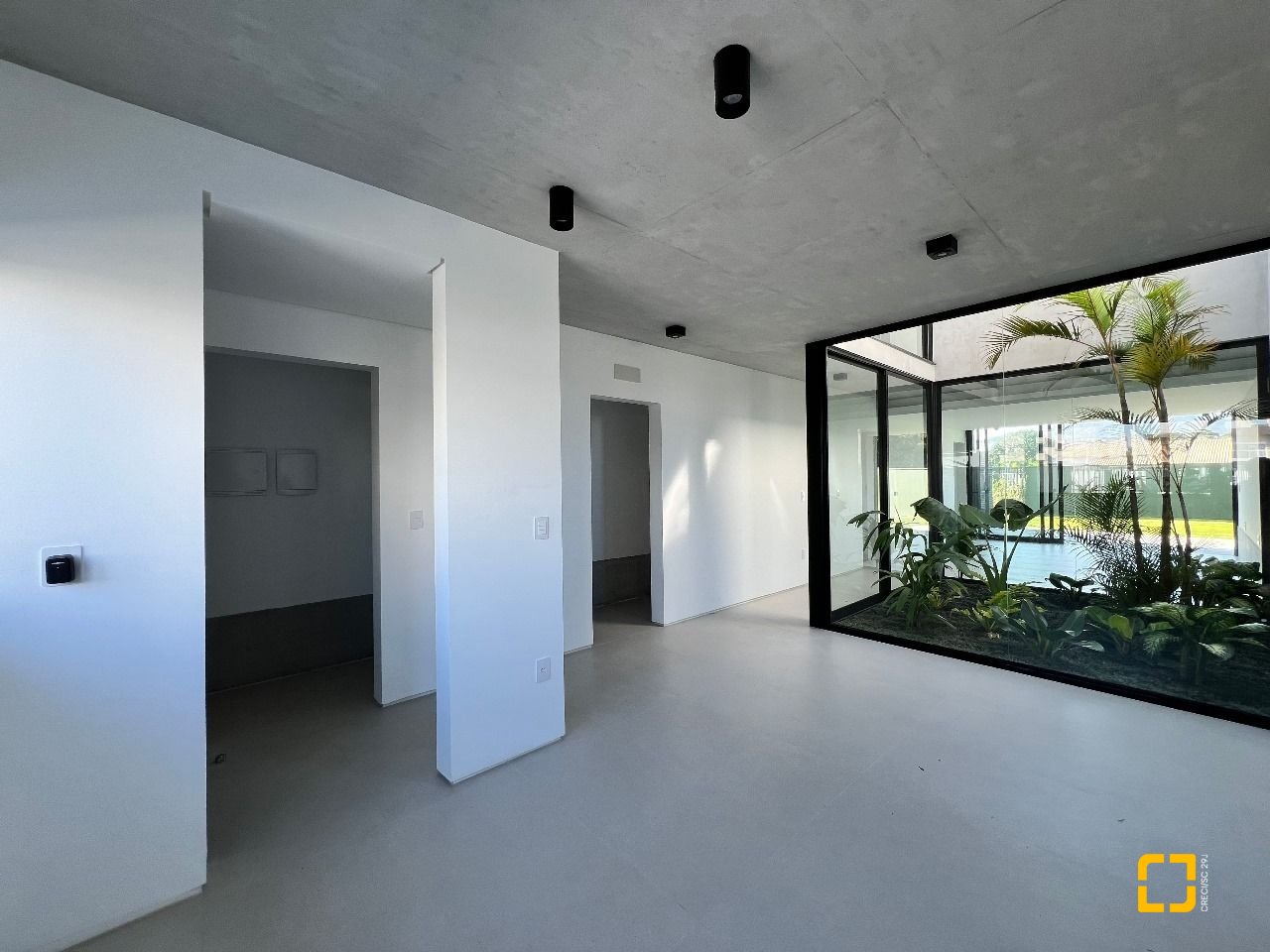 Casa de Condomínio com 183m², 6 quartos (sendo 3 suítes), 2 garagens, no bairro Ingleses em Florianópolis