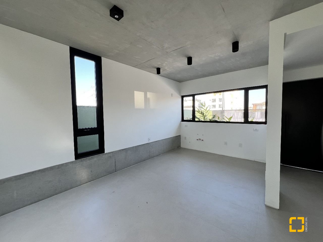 Casa de Condomínio com 183m², 6 quartos (sendo 3 suítes), 2 garagens, no bairro Ingleses em Florianópolis