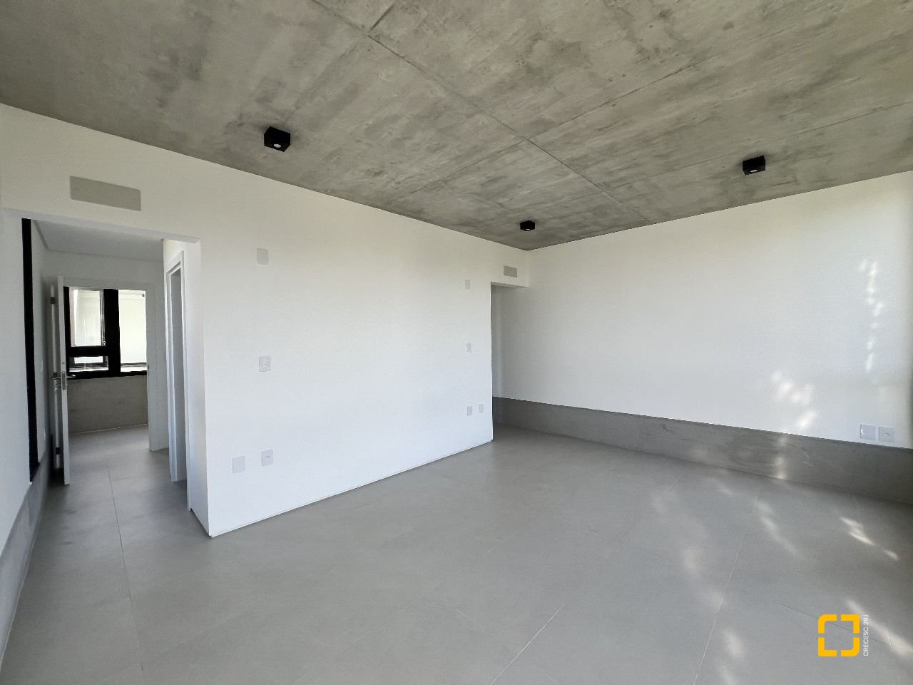 Casa de Condomínio com 183m², 6 quartos (sendo 3 suítes), 2 garagens, no bairro Ingleses em Florianópolis