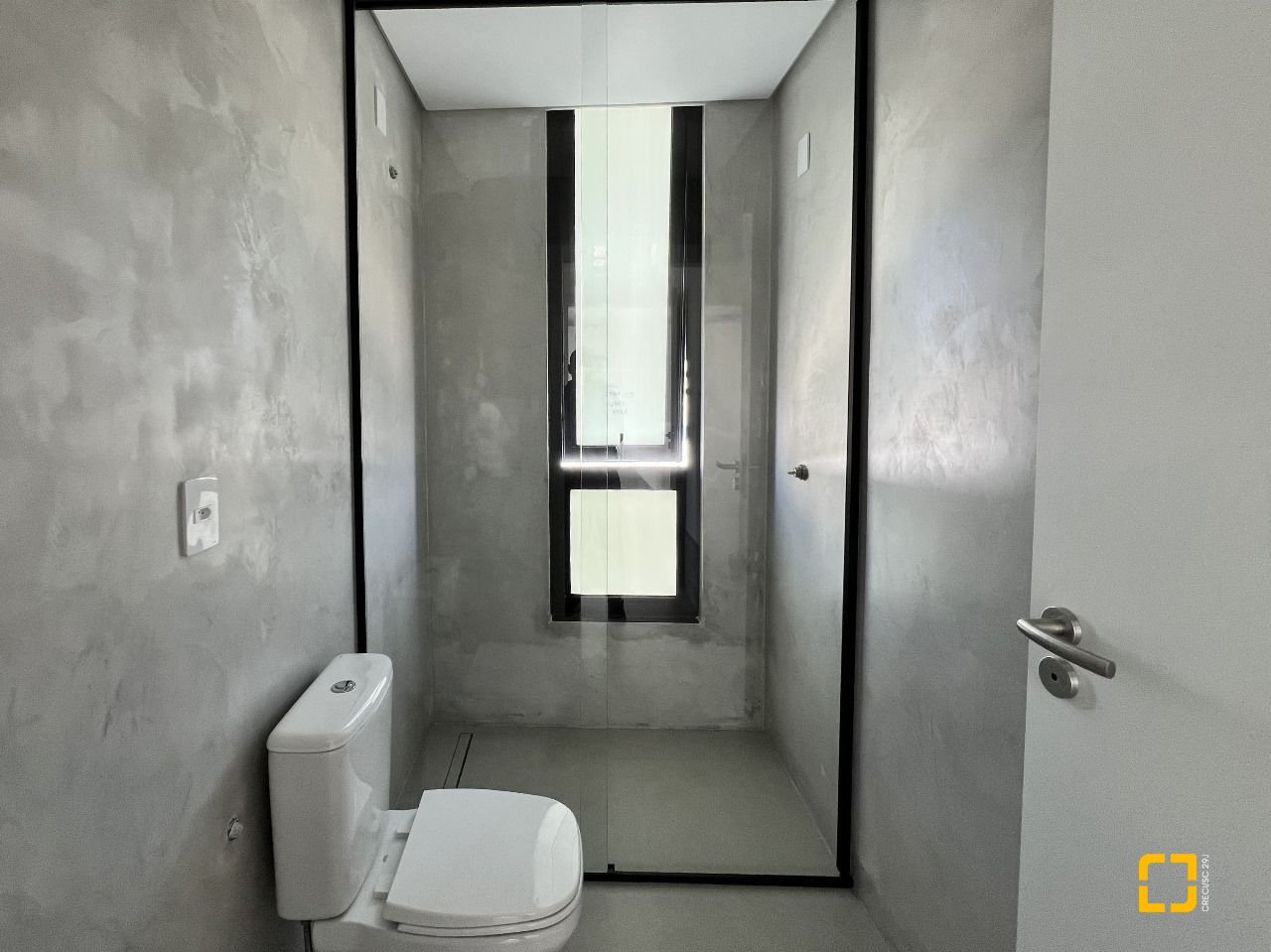 Casa de Condomínio com 183m², 6 quartos (sendo 3 suítes), 2 garagens, no bairro Ingleses em Florianópolis