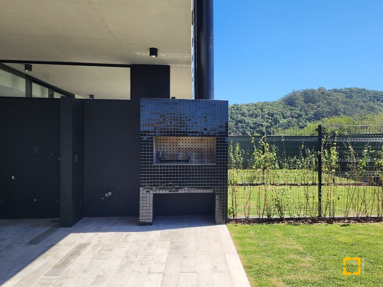 Casa de Condomínio com 183m², 6 quartos (sendo 3 suítes), 2 garagens, no bairro Ingleses em Florianópolis