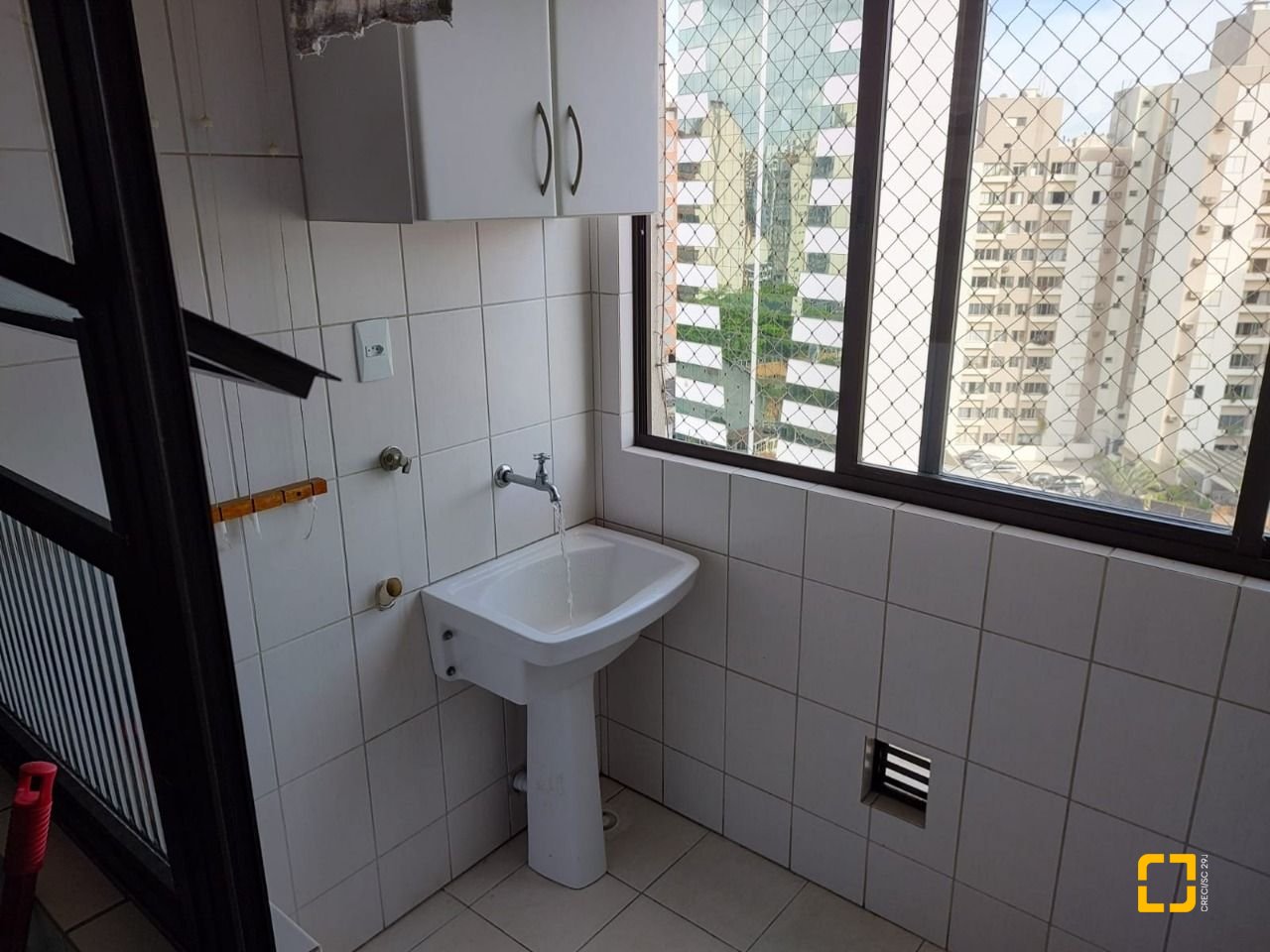 Apartamento com 76m², 3 quartos (sendo 1 suíte), 1 garagem, no bairro Centro em Florianópolis