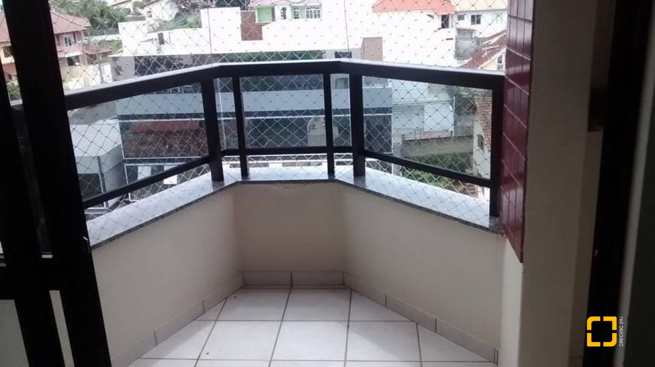 Apartamento com 76m², 3 quartos (sendo 1 suíte), 1 garagem, no bairro Centro em Florianópolis