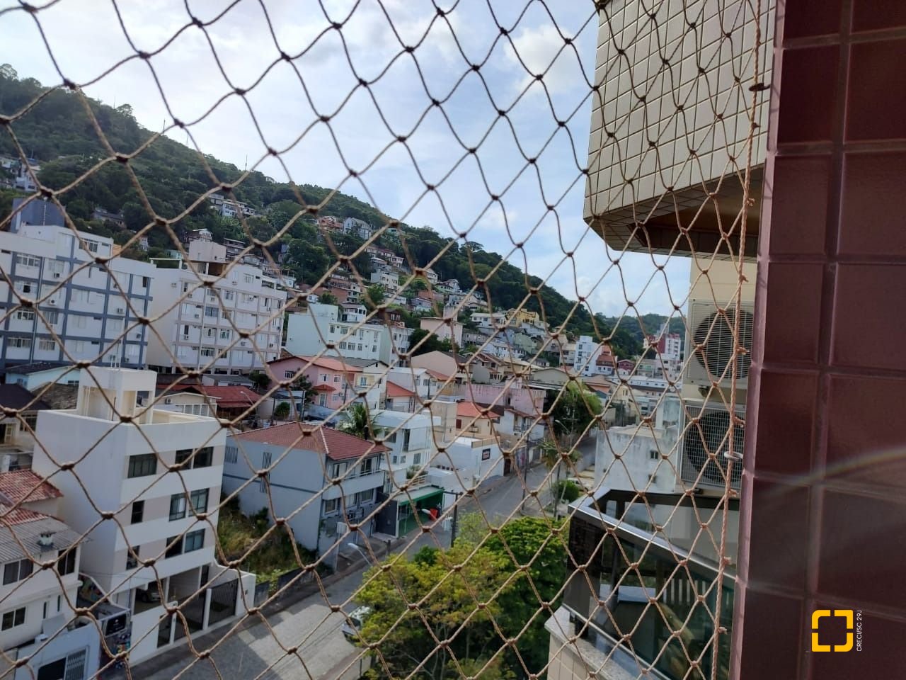 Apartamento com 76m², 3 quartos (sendo 1 suíte), 1 garagem, no bairro Centro em Florianópolis