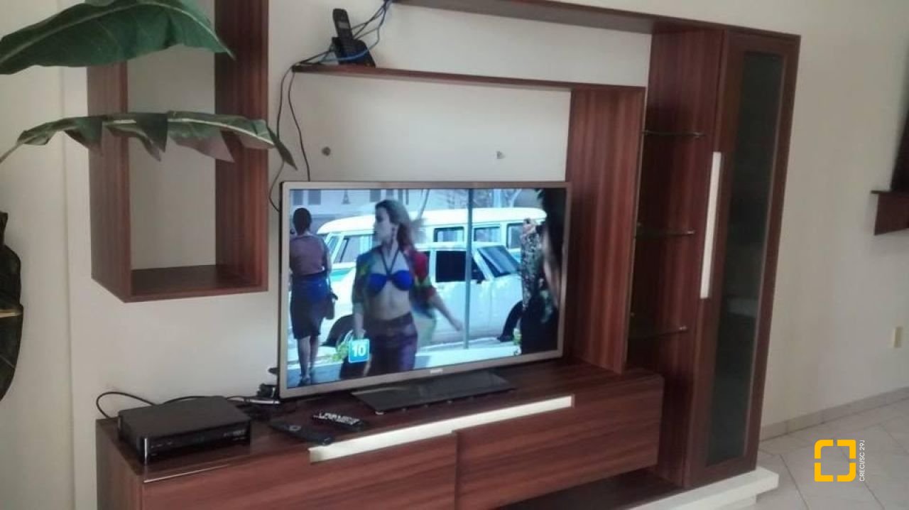 Apartamento com 76m², 3 quartos (sendo 1 suíte), 1 garagem, no bairro Centro em Florianópolis