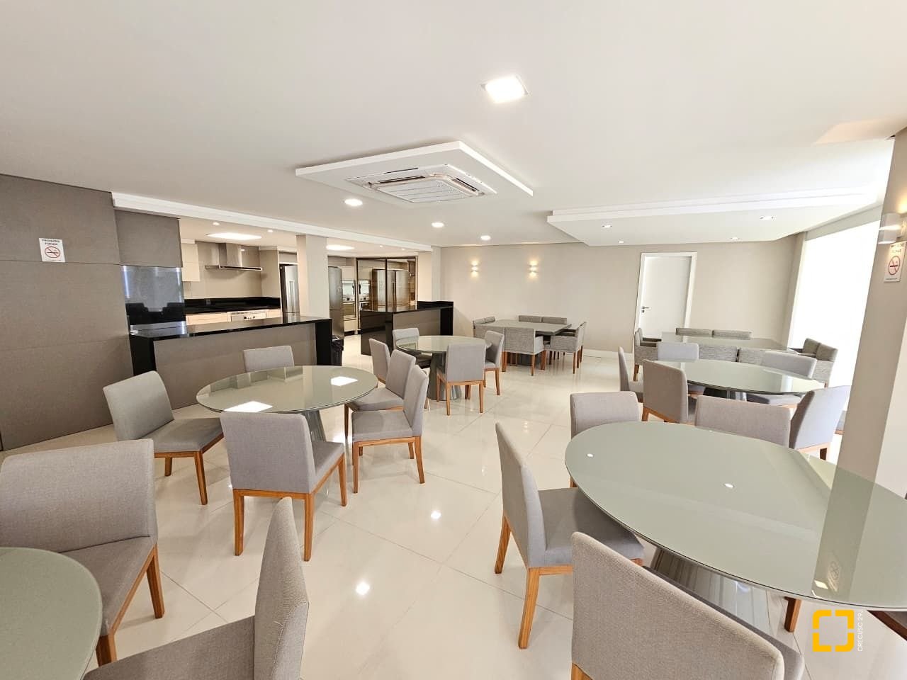 Apartamento com 95m², 4 quartos (sendo 1 suíte), 2 garagens, no bairro Jurerê em Florianópolis