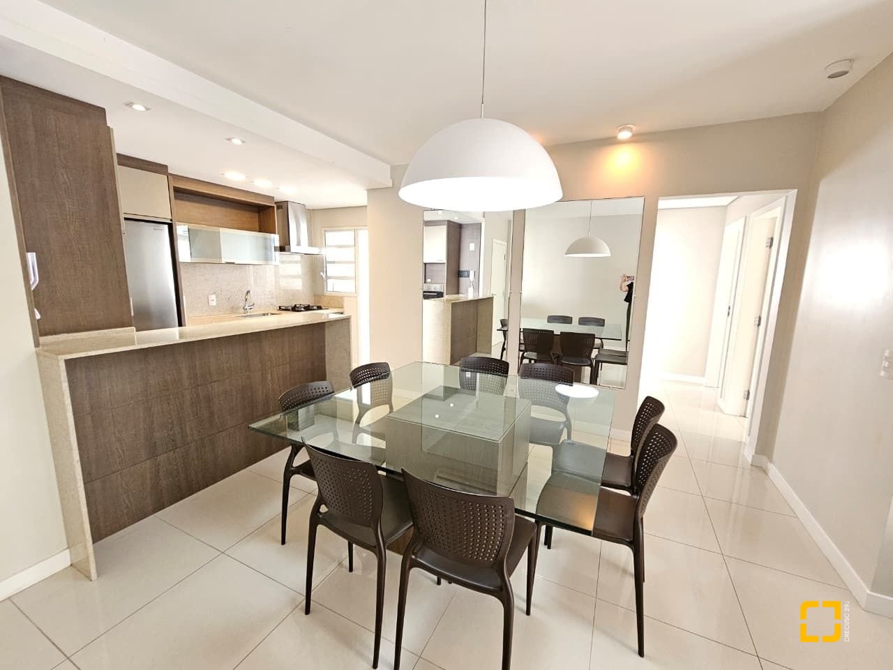 Apartamento com 95m², 4 quartos (sendo 1 suíte), 2 garagens, no bairro Jurerê em Florianópolis