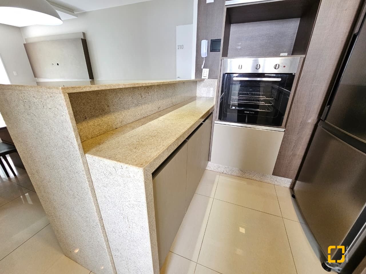Apartamento com 95m², 4 quartos (sendo 1 suíte), 2 garagens, no bairro Jurerê em Florianópolis