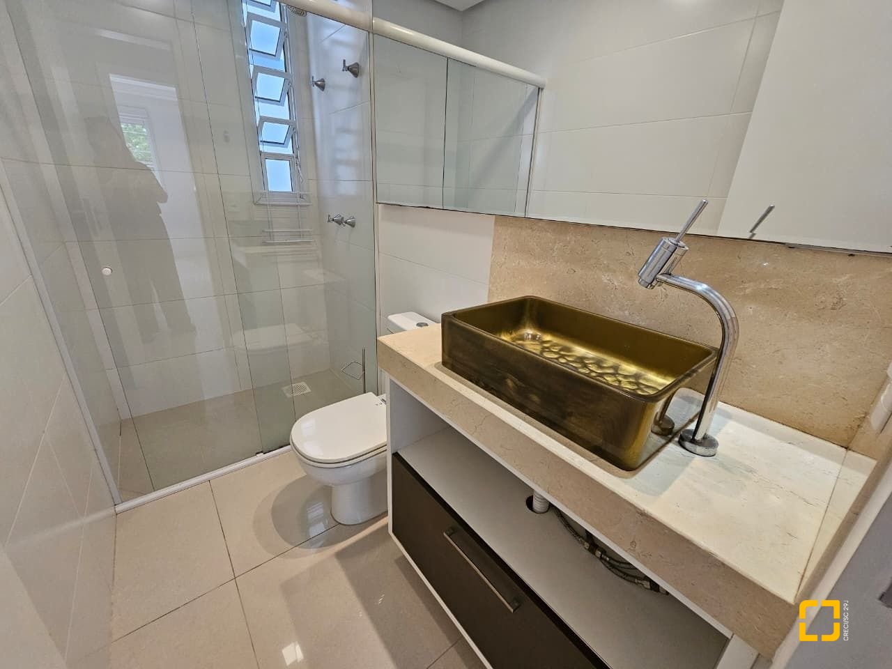 Apartamento com 95m², 4 quartos (sendo 1 suíte), 2 garagens, no bairro Jurerê em Florianópolis