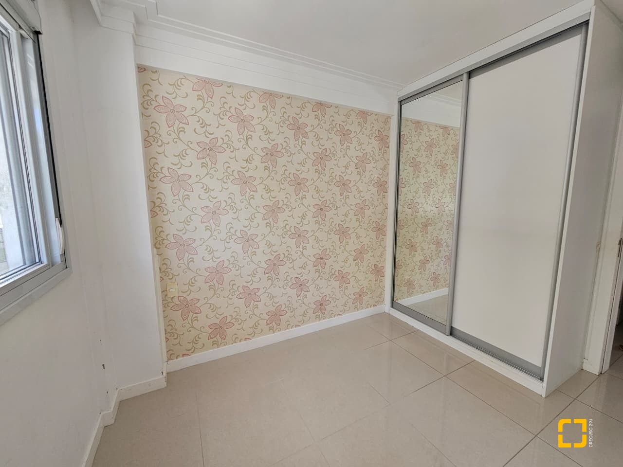 Apartamento com 95m², 4 quartos (sendo 1 suíte), 2 garagens, no bairro Jurerê em Florianópolis