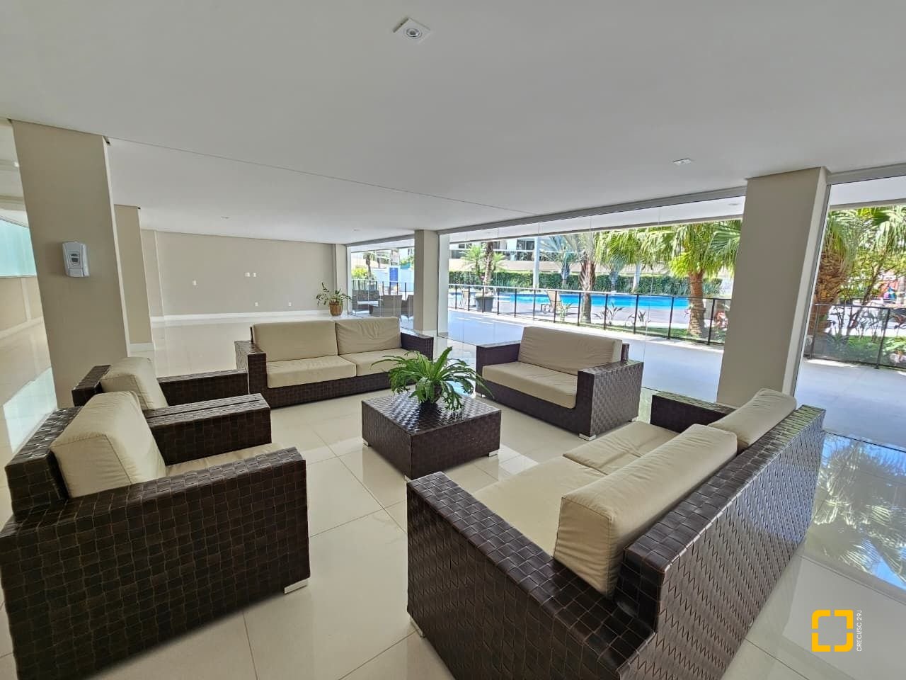 Apartamento com 95m², 4 quartos (sendo 1 suíte), 2 garagens, no bairro Jurerê em Florianópolis