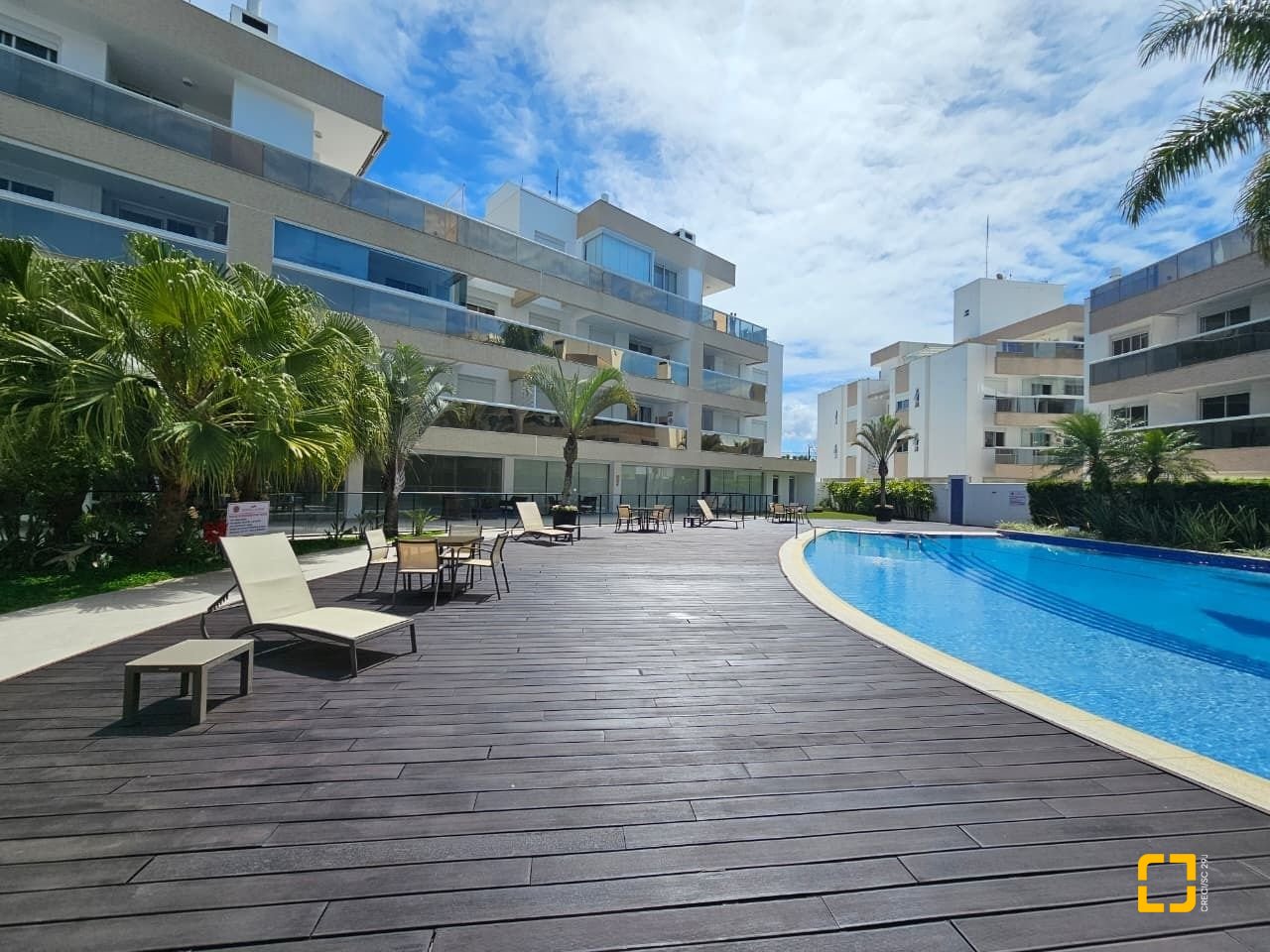 Apartamento com 95m², 4 quartos (sendo 1 suíte), 2 garagens, no bairro Jurerê em Florianópolis