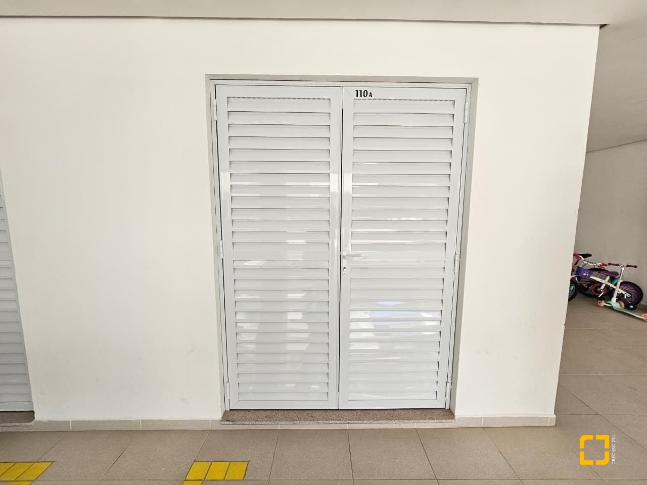 Apartamento com 95m², 4 quartos (sendo 1 suíte), 2 garagens, no bairro Jurerê em Florianópolis