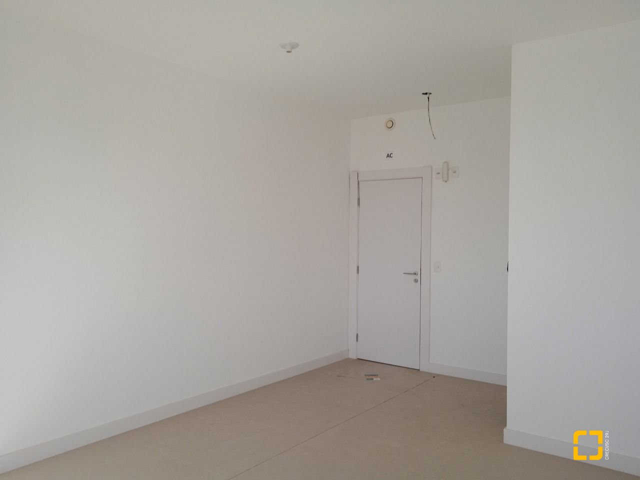 Sala com 24m², 1 garagem, no bairro Estreito em Florianópolis