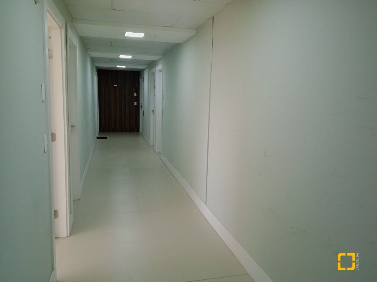 Sala com 24m², 1 garagem, no bairro Estreito em Florianópolis