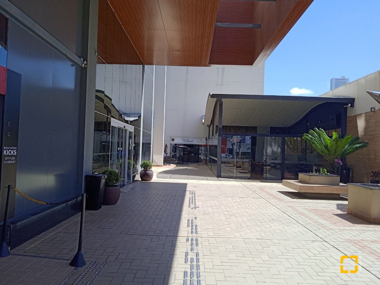 Sala com 24m², 1 garagem, no bairro Estreito em Florianópolis