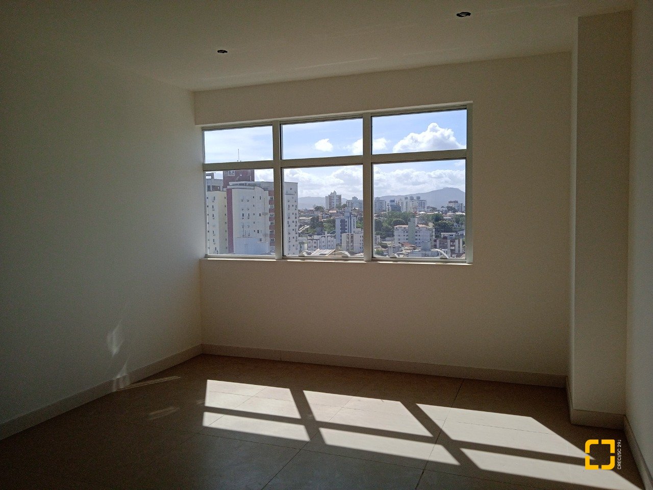Sala com 24m², 1 garagem, no bairro Estreito em Florianópolis