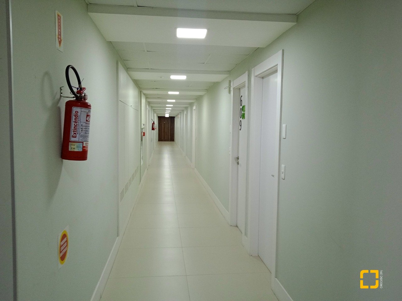 Sala com 24m², 1 garagem, no bairro Estreito em Florianópolis