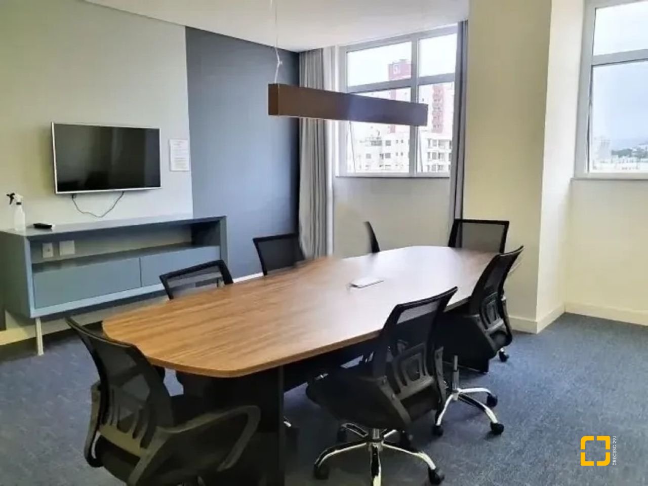 Sala com 25m², 1 garagem, no bairro Estreito em Florianópolis