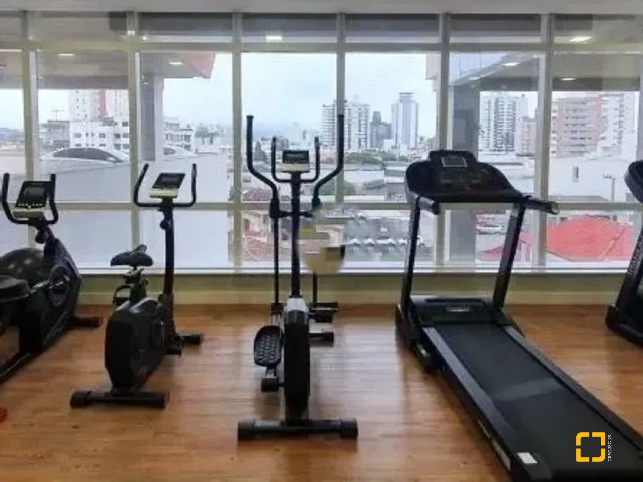 Sala com 25m², 1 garagem, no bairro Estreito em Florianópolis