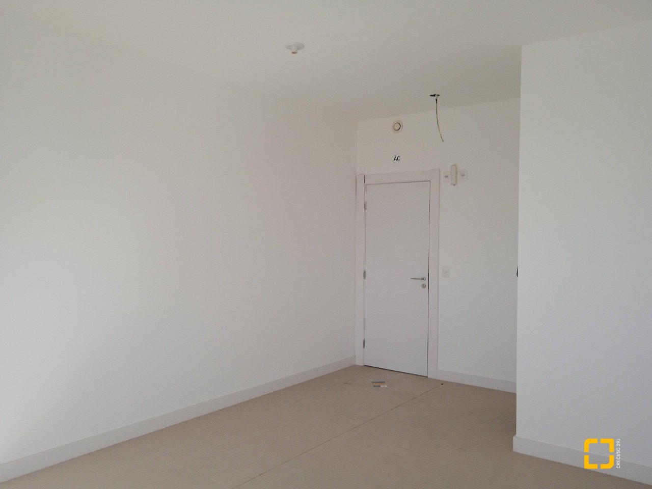 Sala com 25m², 1 garagem, no bairro Estreito em Florianópolis