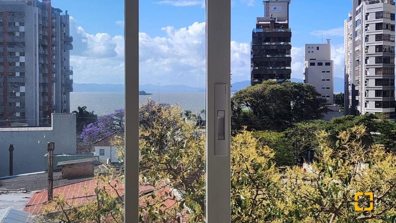 Apartamento com 65m², 3 quartos (sendo 1 suíte), 1 garagem, no bairro Agronômica em Florianópolis