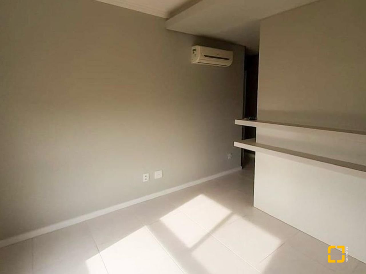 Apartamento com 79m², 3 quartos (sendo 1 suíte), 1 garagem, no bairro Campeche em Florianópolis