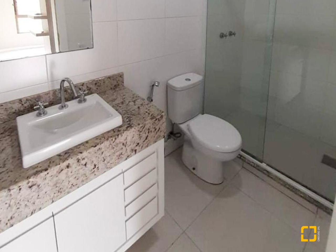 Apartamento com 79m², 3 quartos (sendo 1 suíte), 1 garagem, no bairro Campeche em Florianópolis