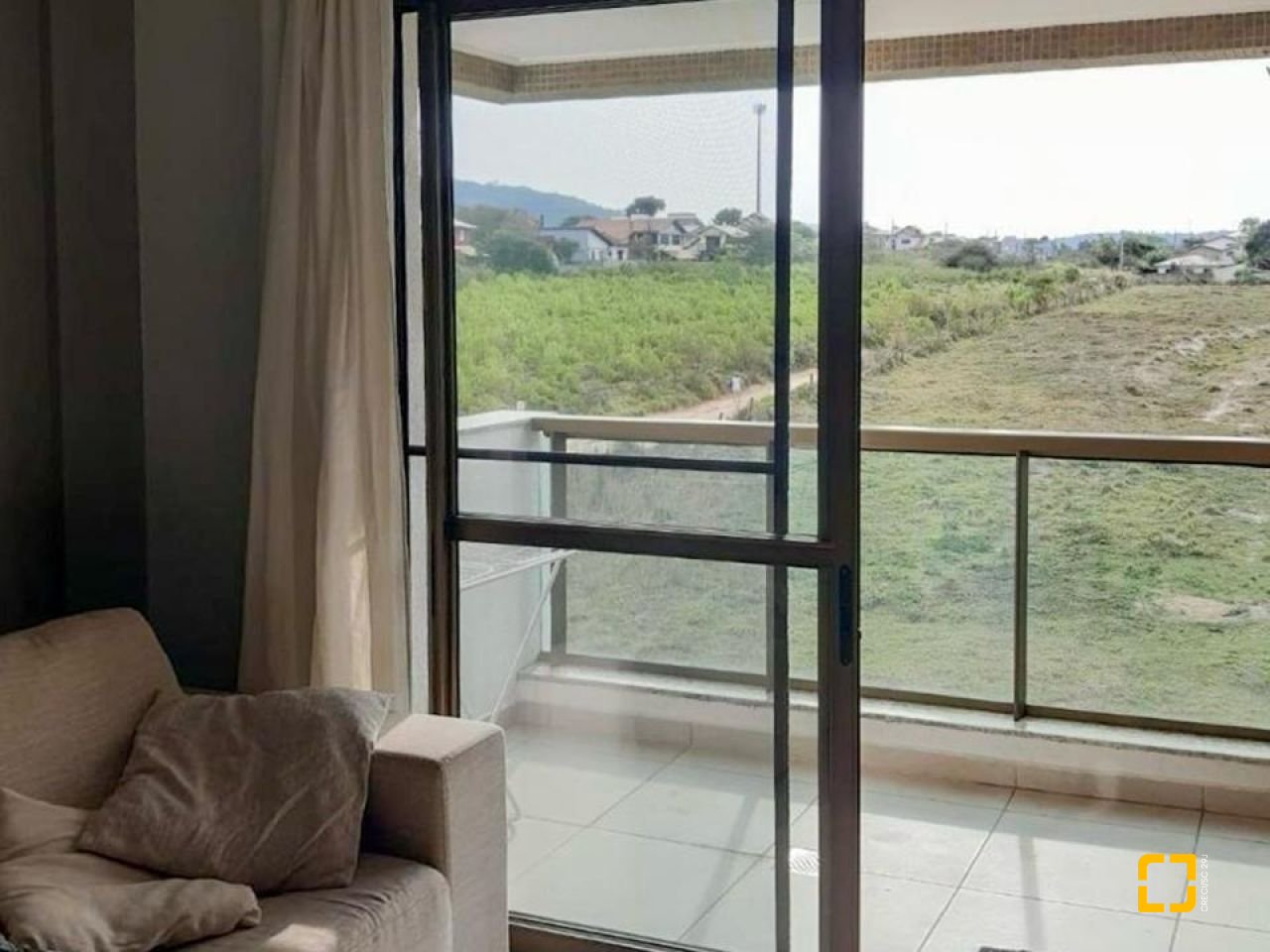 Apartamento com 79m², 3 quartos (sendo 1 suíte), 1 garagem, no bairro Campeche em Florianópolis