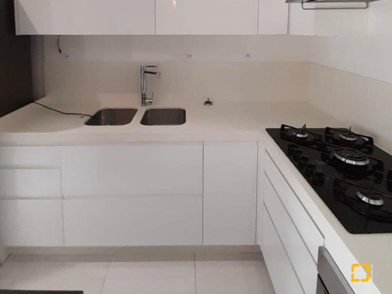 Apartamento com 79m², 3 quartos (sendo 1 suíte), 1 garagem, no bairro Campeche em Florianópolis