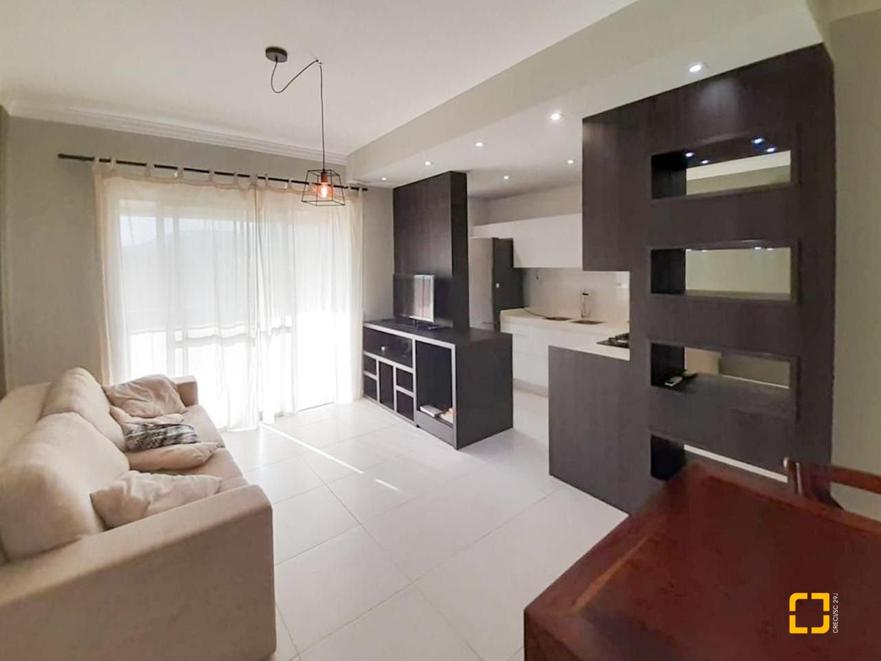 Apartamento com 79m², 3 quartos (sendo 1 suíte), 1 garagem, no bairro Campeche em Florianópolis