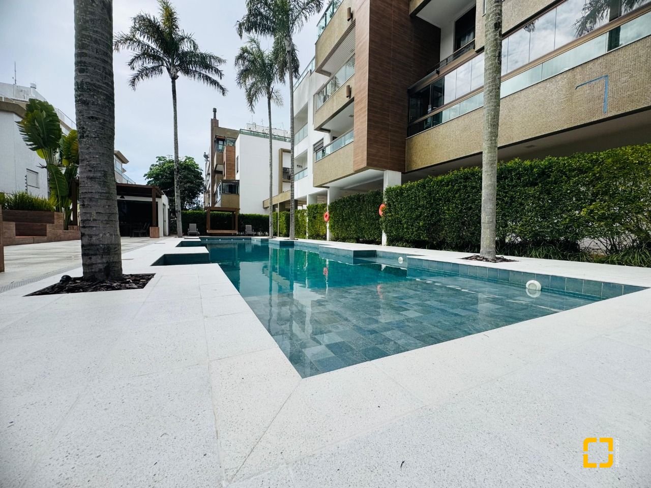Apartamento com 79m², 3 quartos (sendo 1 suíte), 1 garagem, no bairro Campeche em Florianópolis