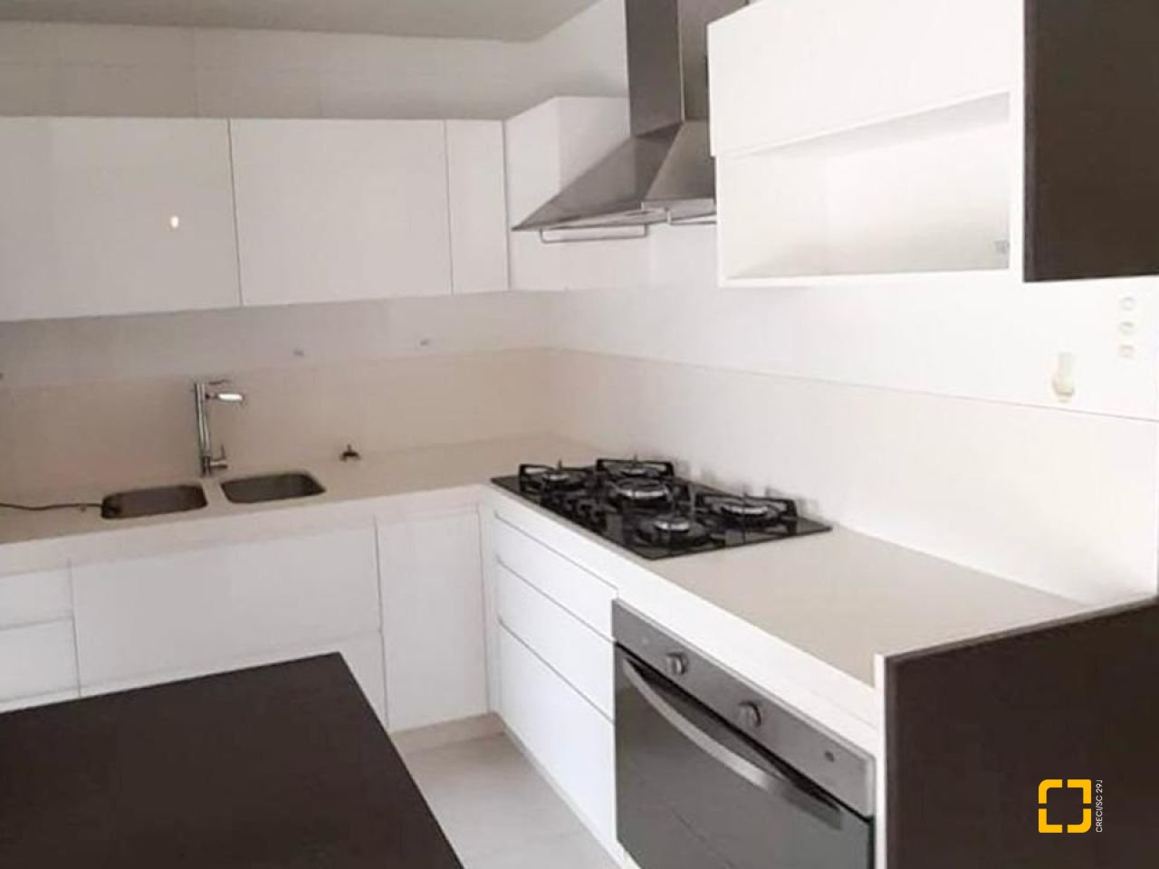 Apartamento com 79m², 3 quartos (sendo 1 suíte), 1 garagem, no bairro Campeche em Florianópolis