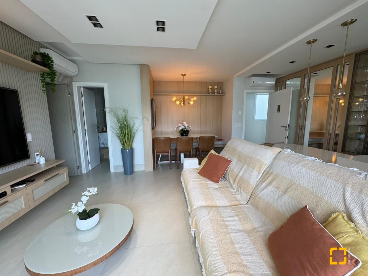 Cobertura com 166m², 3 quartos (sendo 1 suíte), 2 garagens, no bairro Jurerê em Florianópolis
