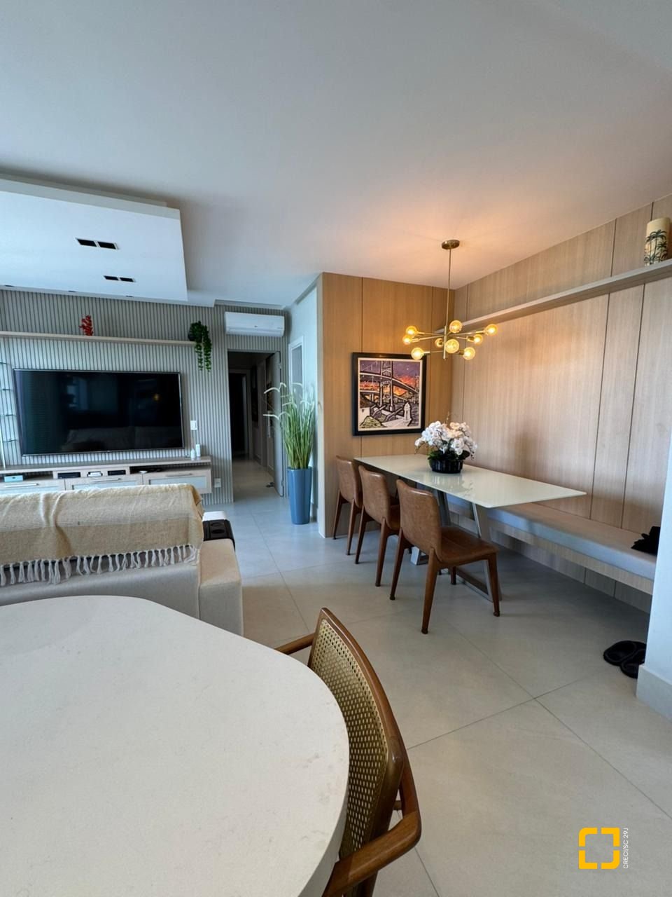 Cobertura com 166m², 3 quartos (sendo 1 suíte), 2 garagens, no bairro Jurerê em Florianópolis