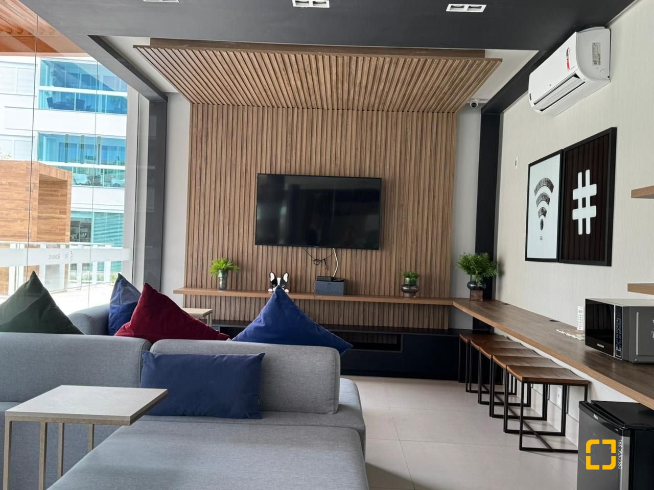 Cobertura com 166m², 3 quartos (sendo 1 suíte), 2 garagens, no bairro Jurerê em Florianópolis