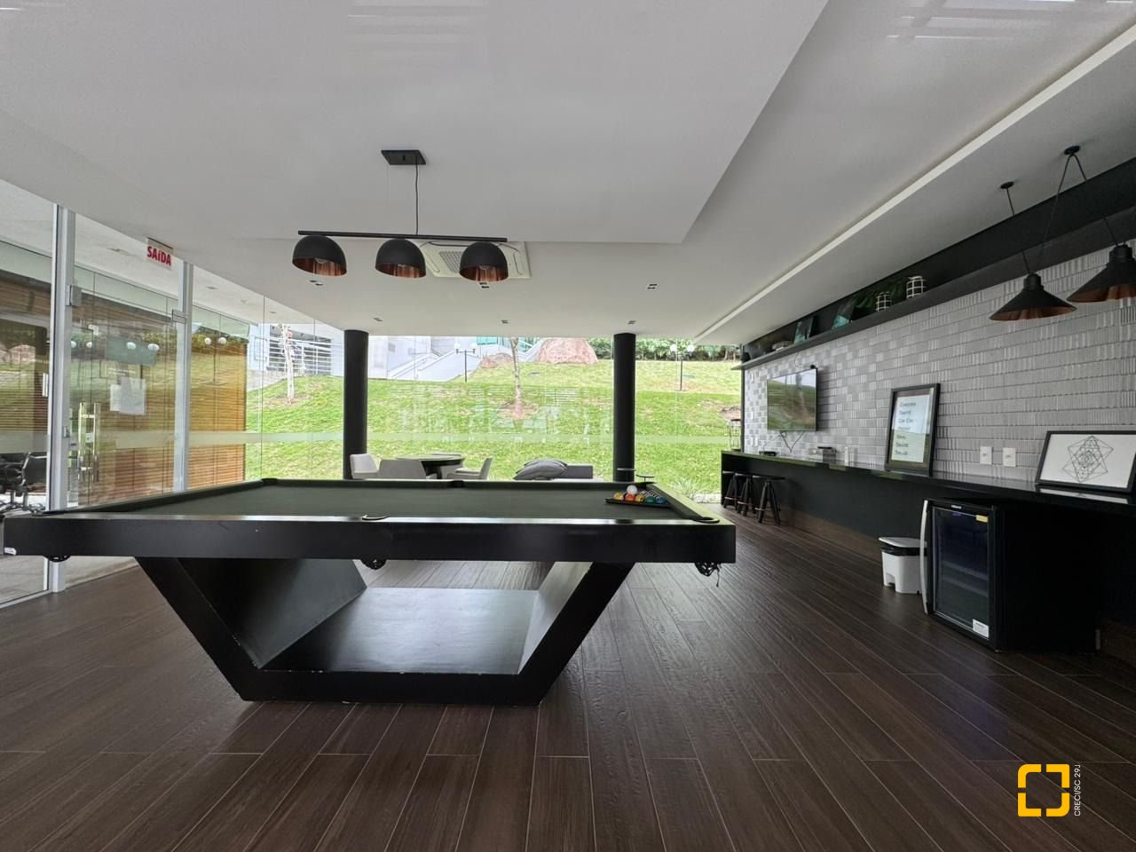 Cobertura com 166m², 3 quartos (sendo 1 suíte), 2 garagens, no bairro Jurerê em Florianópolis