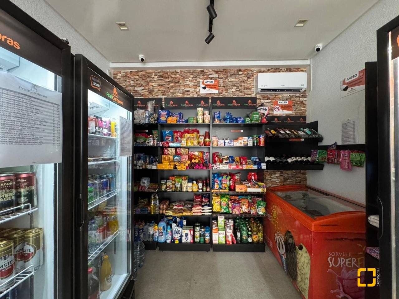 Cobertura com 166m², 3 quartos (sendo 1 suíte), 2 garagens, no bairro Jurerê em Florianópolis