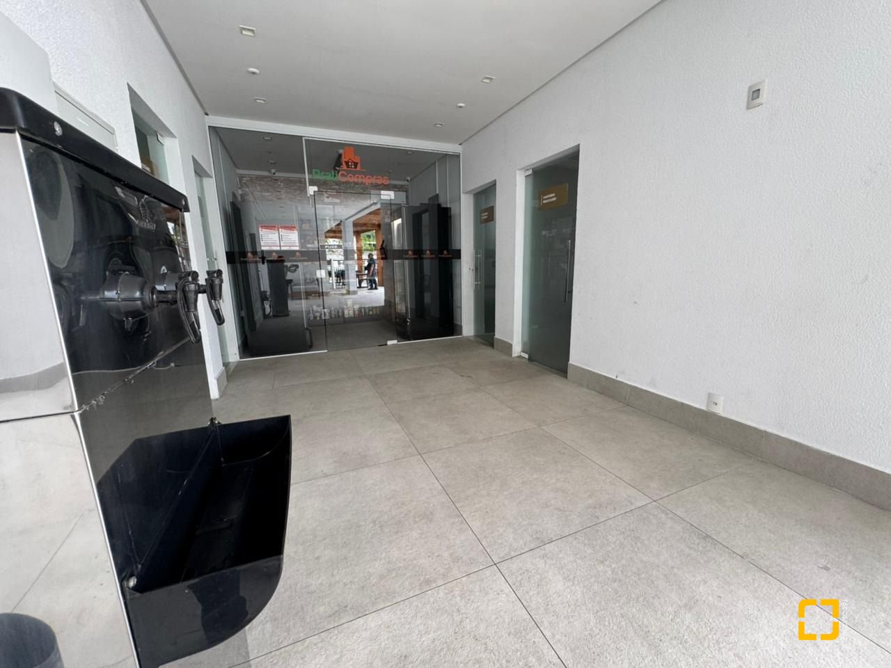 Cobertura com 166m², 3 quartos (sendo 1 suíte), 2 garagens, no bairro Jurerê em Florianópolis