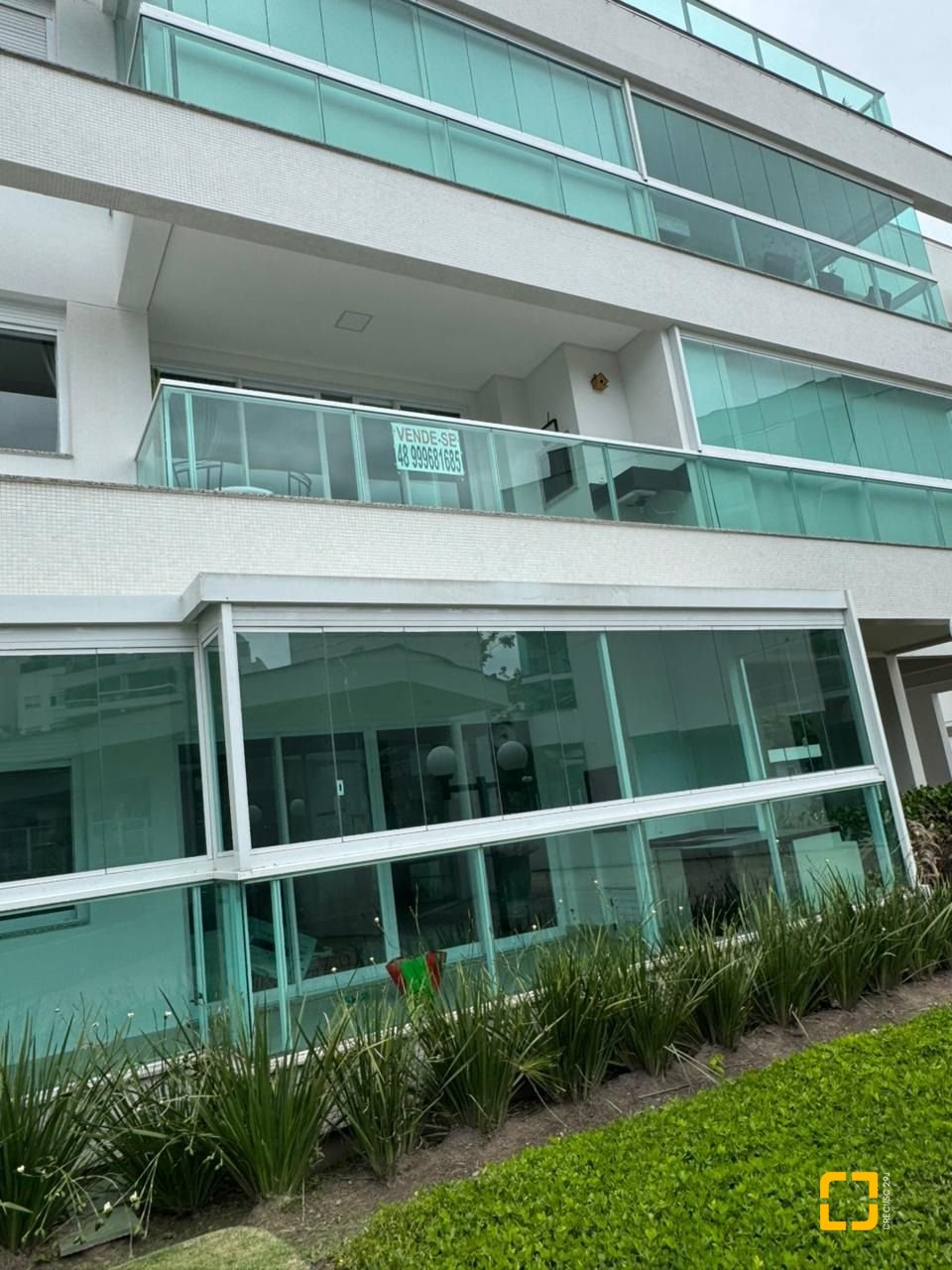 Cobertura com 166m², 3 quartos (sendo 1 suíte), 2 garagens, no bairro Jurerê em Florianópolis