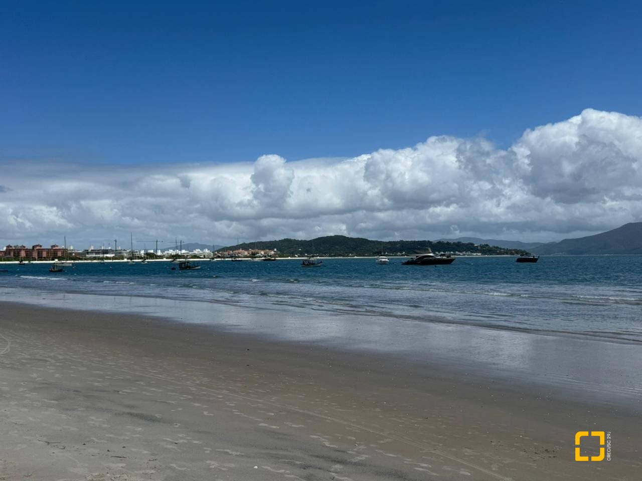 Cobertura com 166m², 3 quartos (sendo 1 suíte), 2 garagens, no bairro Jurerê em Florianópolis