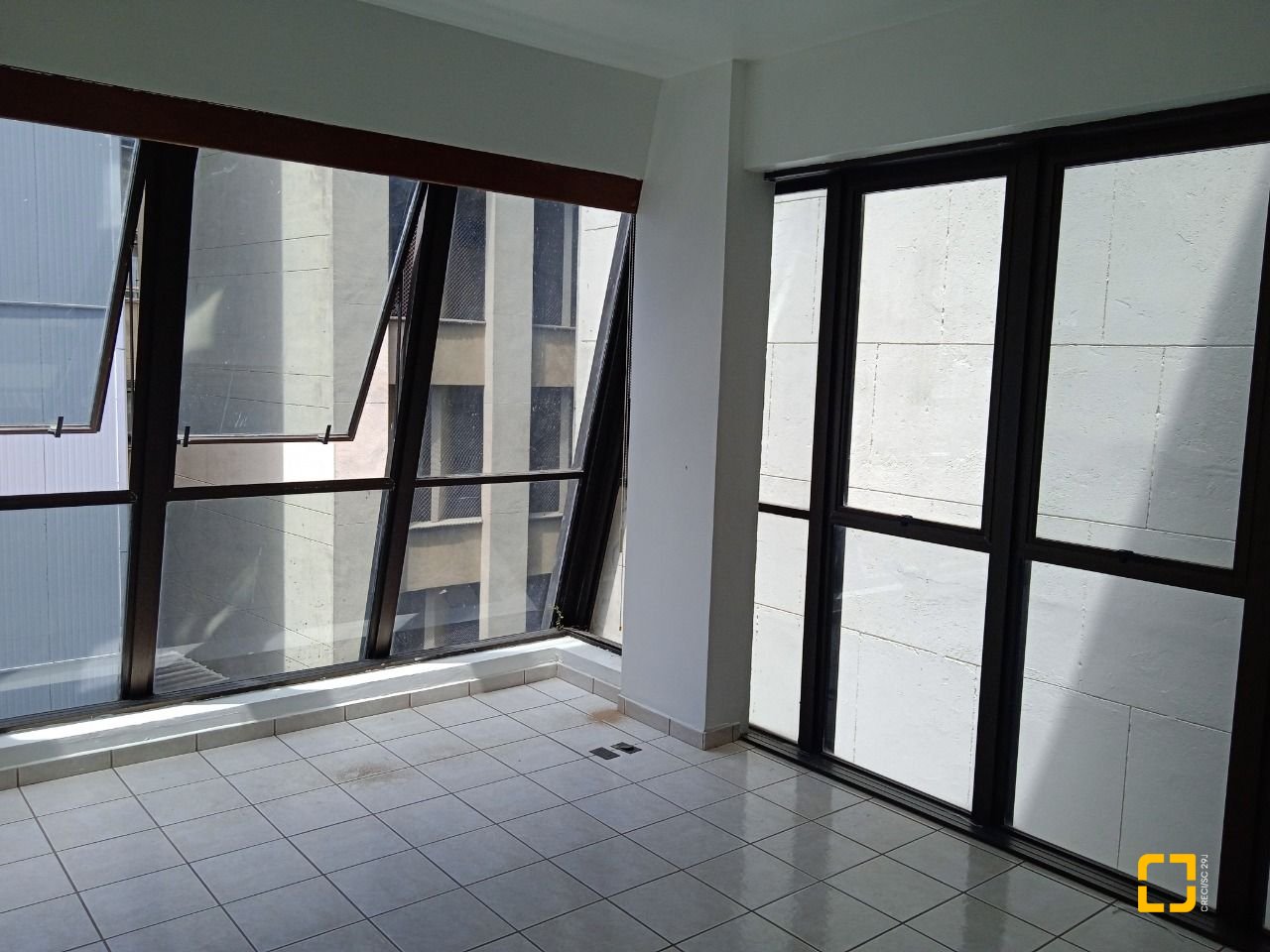 Sala com 57m², no bairro Centro em Florianópolis