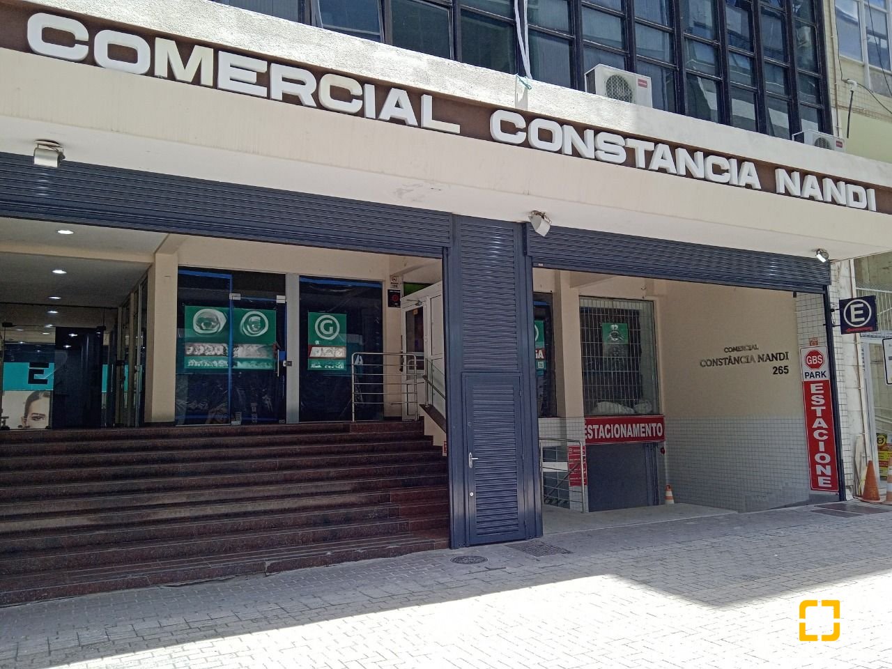 Sala com 57m², no bairro Centro em Florianópolis