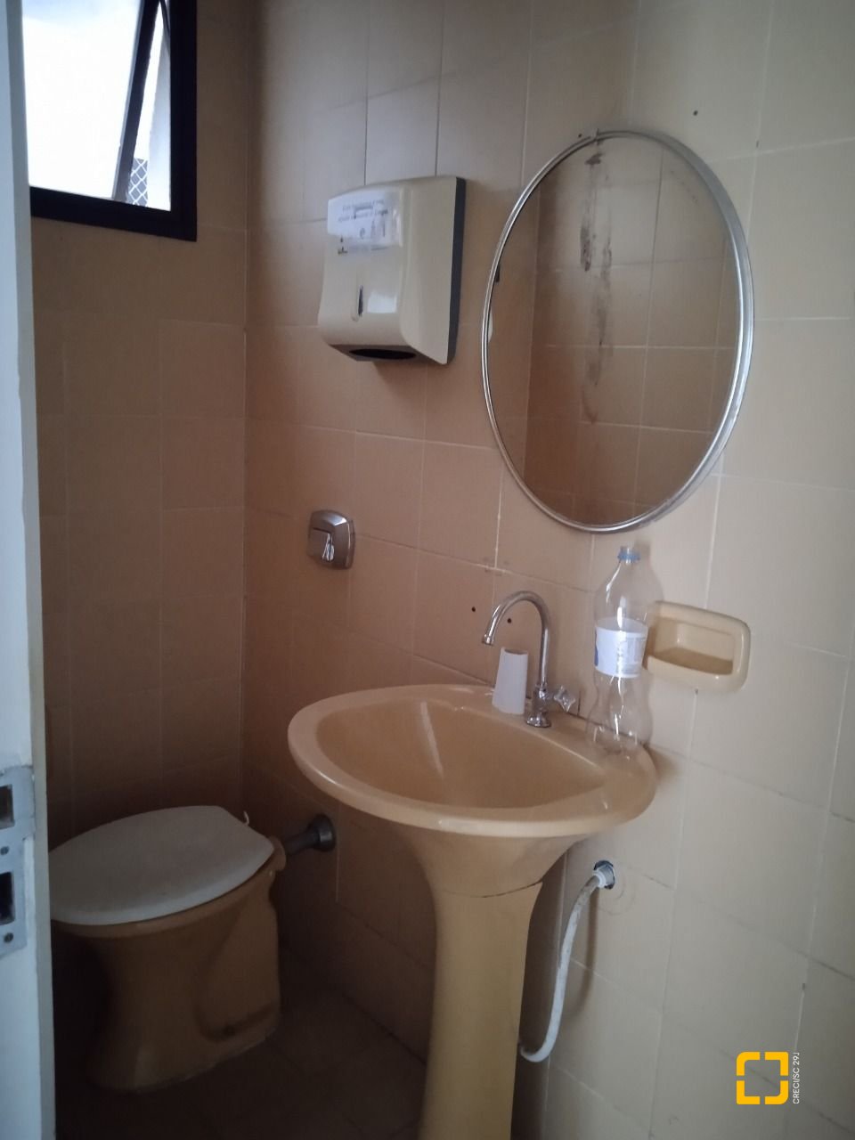Sala com 57m², no bairro Centro em Florianópolis