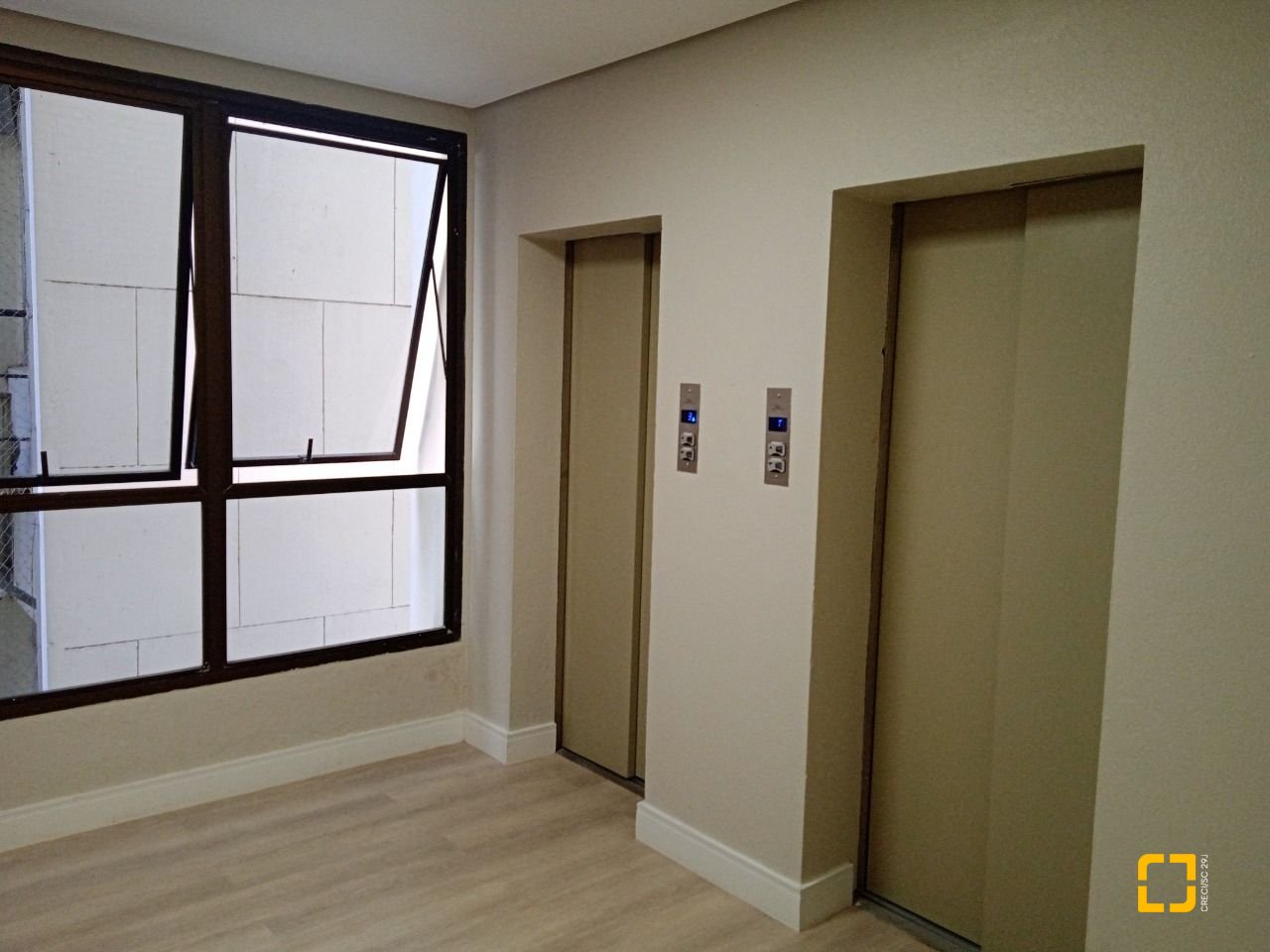 Sala com 57m², no bairro Centro em Florianópolis